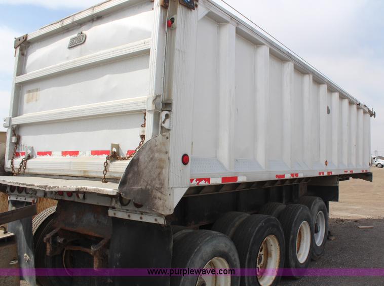 image for item H1341 2000 Benson aluminum end dump trailer