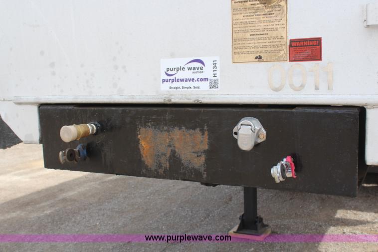 image for item H1341 2000 Benson aluminum end dump trailer