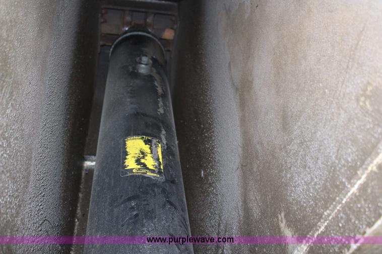 image for item H1341 2000 Benson aluminum end dump trailer