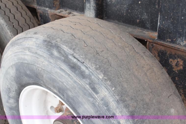 image for item H1341 2000 Benson aluminum end dump trailer