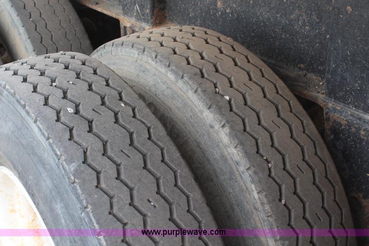 image for item H1341 2000 Benson aluminum end dump trailer