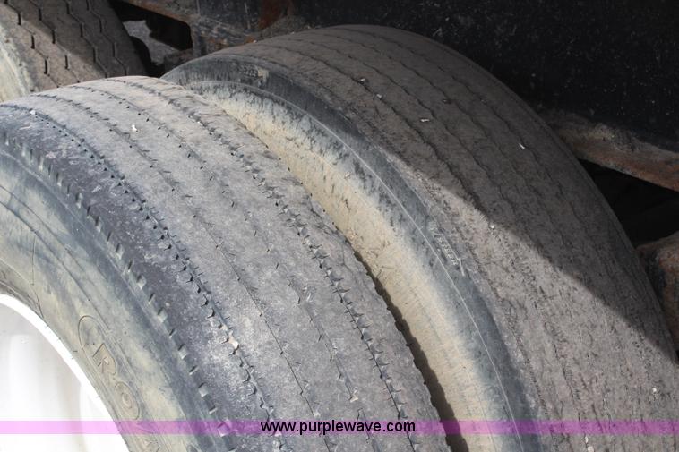 image for item H1341 2000 Benson aluminum end dump trailer