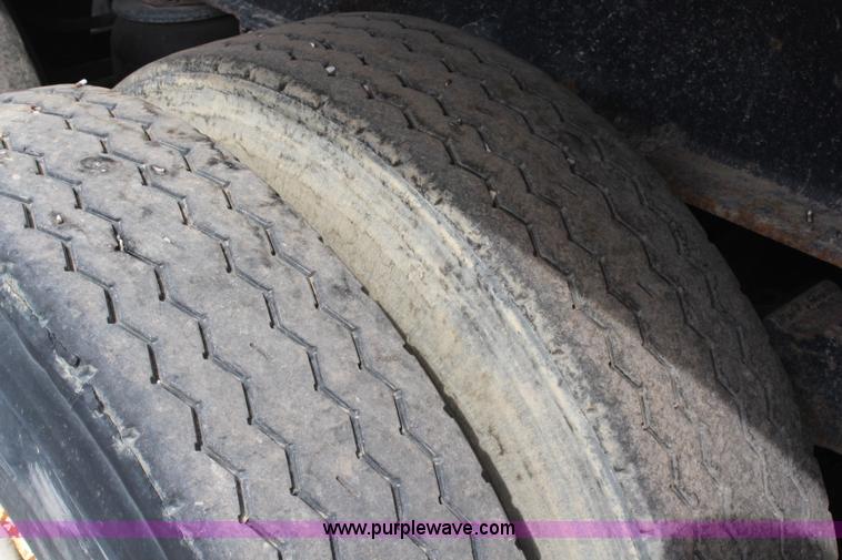 image for item H1341 2000 Benson aluminum end dump trailer