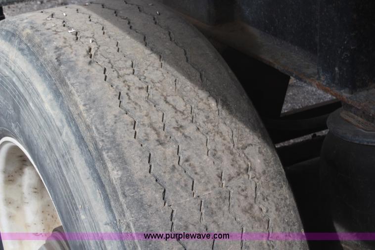 image for item H1341 2000 Benson aluminum end dump trailer