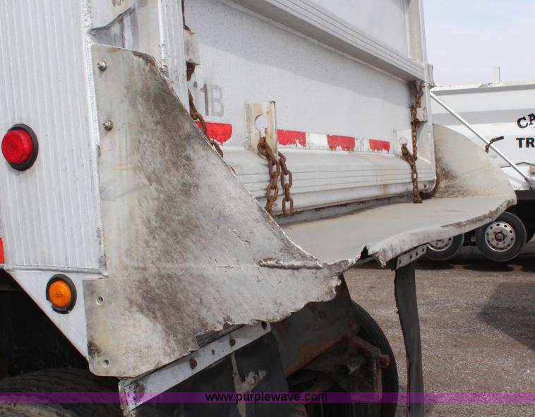 image for item H1341 2000 Benson aluminum end dump trailer