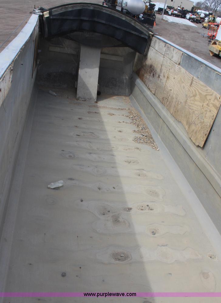 image for item H1341 2000 Benson aluminum end dump trailer