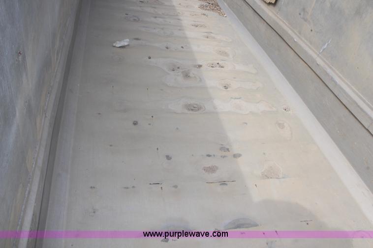 image for item H1341 2000 Benson aluminum end dump trailer