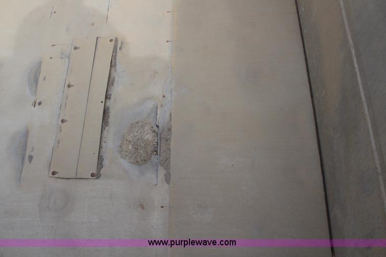 image for item H1341 2000 Benson aluminum end dump trailer