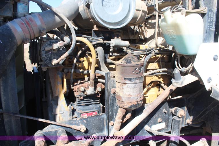 image for item H1439 1995 Kenworth T400B semi truck