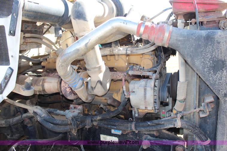 image for item H1439 1995 Kenworth T400B semi truck