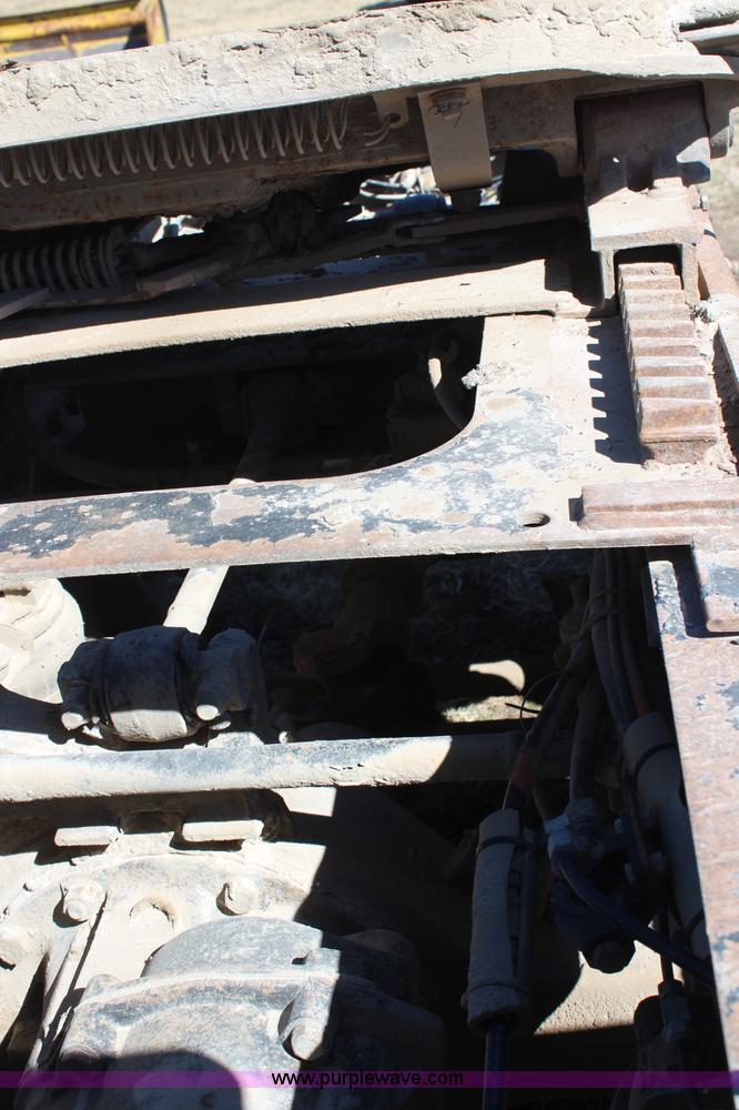 image for item H1439 1995 Kenworth T400B semi truck