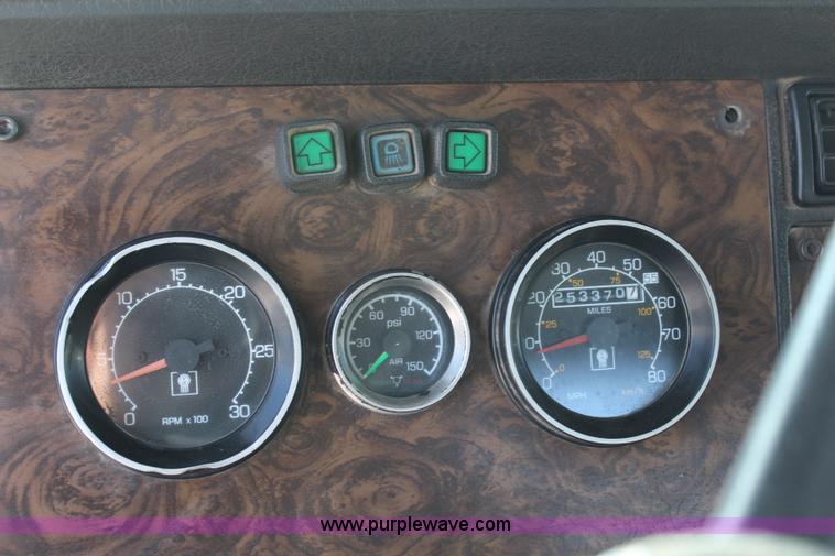 image for item H1447 1990 Kenworth T400A semi truck