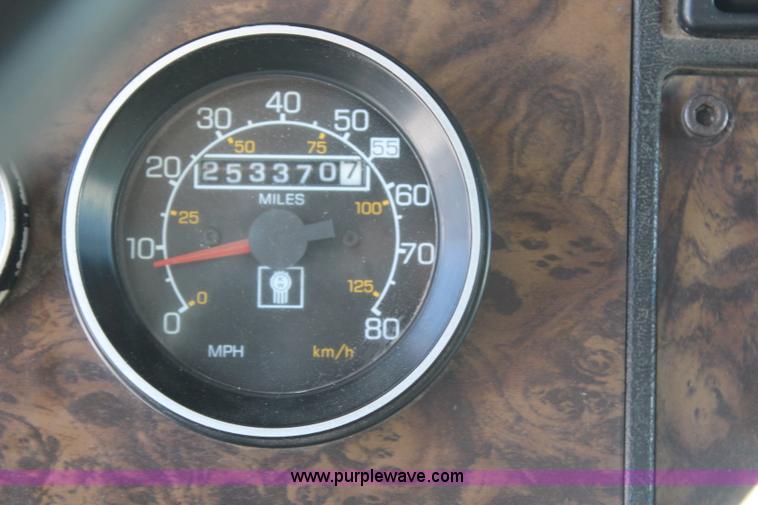 image for item H1447 1990 Kenworth T400A semi truck