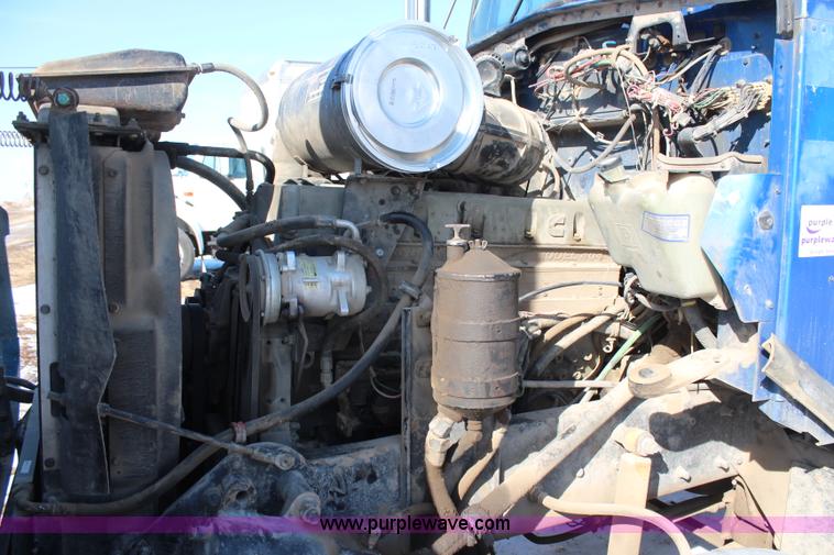 image for item H1447 1990 Kenworth T400A semi truck