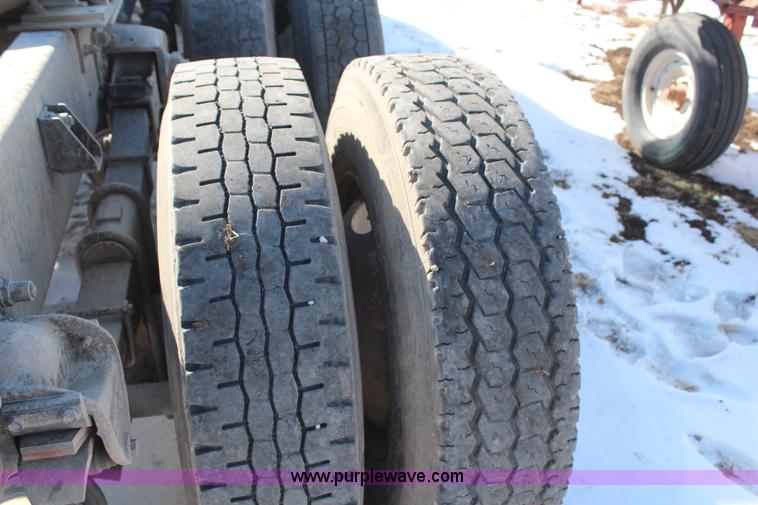 image for item H1447 1990 Kenworth T400A semi truck