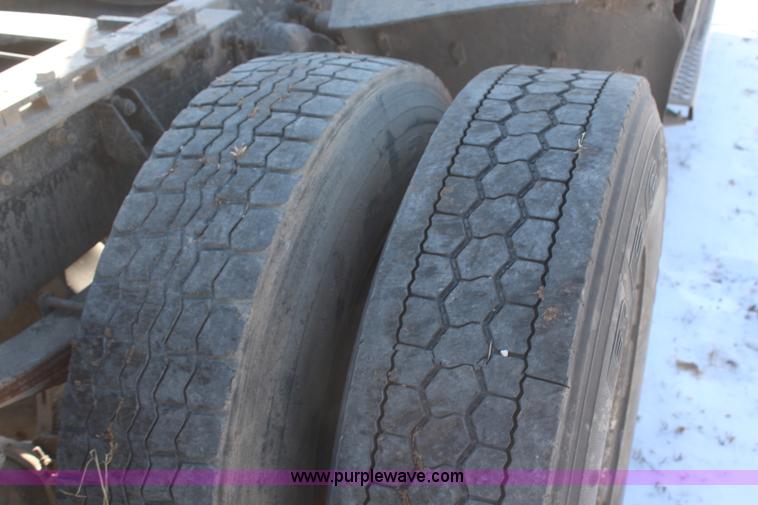 image for item H1447 1990 Kenworth T400A semi truck