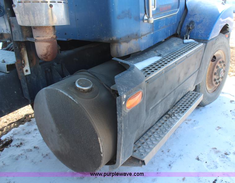 image for item H1447 1990 Kenworth T400A semi truck