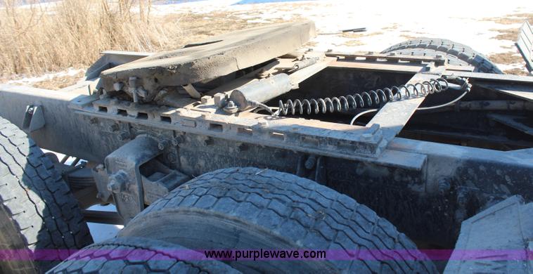 image for item H1447 1990 Kenworth T400A semi truck