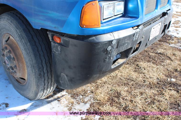 image for item H1447 1990 Kenworth T400A semi truck