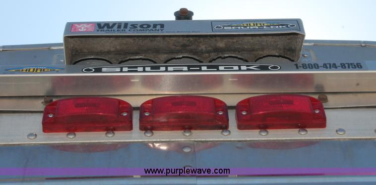 image for item H5746 2008 Wilson DWH550 Pace Setter double hopper bottom grain trailer