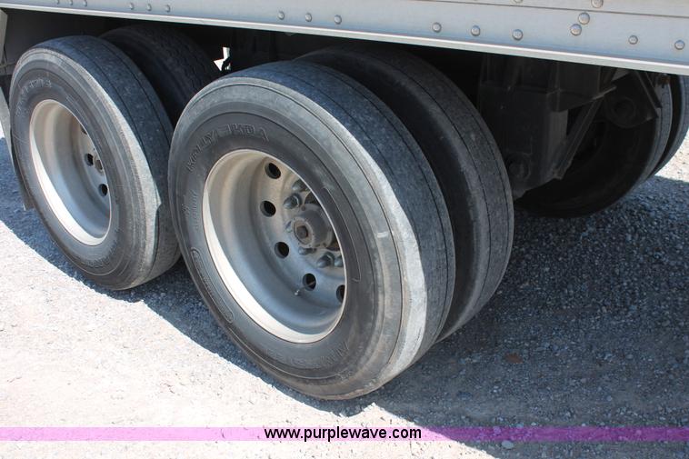 image for item H5746 2008 Wilson DWH550 Pace Setter double hopper bottom grain trailer