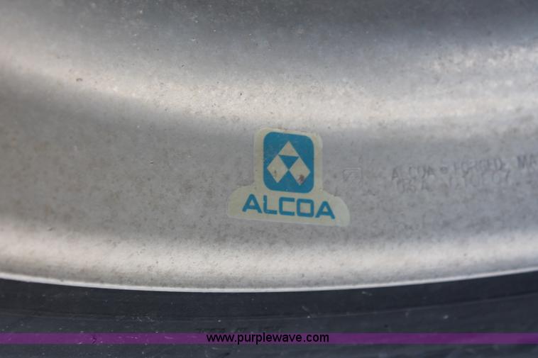 image for item H5746 2008 Wilson DWH550 Pace Setter double hopper bottom grain trailer