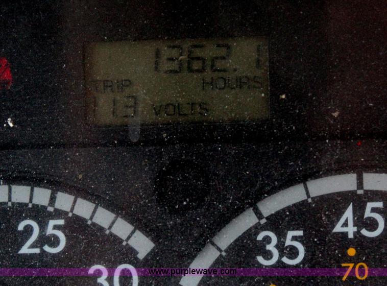 image for item H6226 2002 Freightliner Columbia semi truck