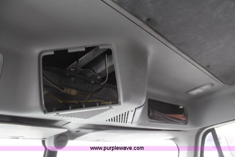 image for item H6226 2002 Freightliner Columbia semi truck