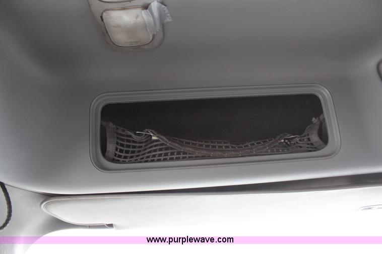 image for item H6226 2002 Freightliner Columbia semi truck