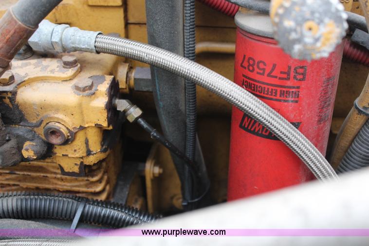 image for item H6226 2002 Freightliner Columbia semi truck