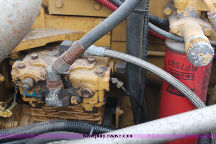 image for item H6226 2002 Freightliner Columbia semi truck