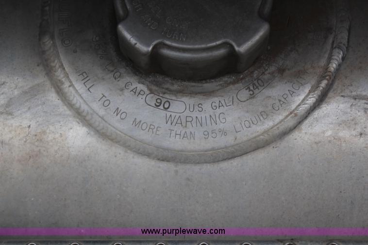 image for item H6226 2002 Freightliner Columbia semi truck