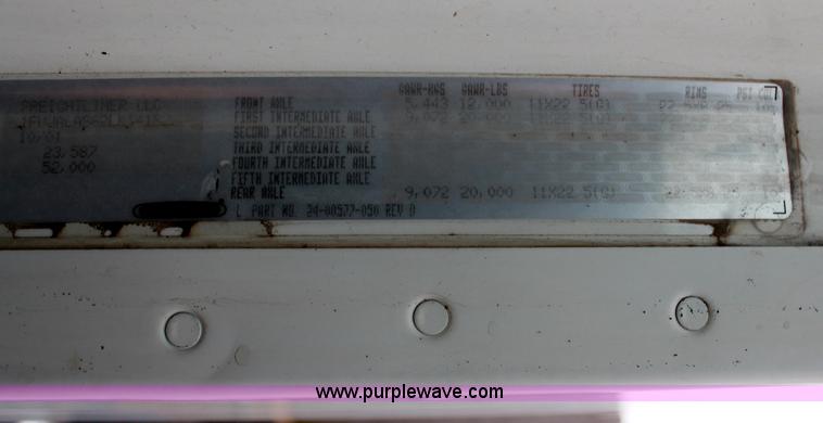 image for item H6226 2002 Freightliner Columbia semi truck