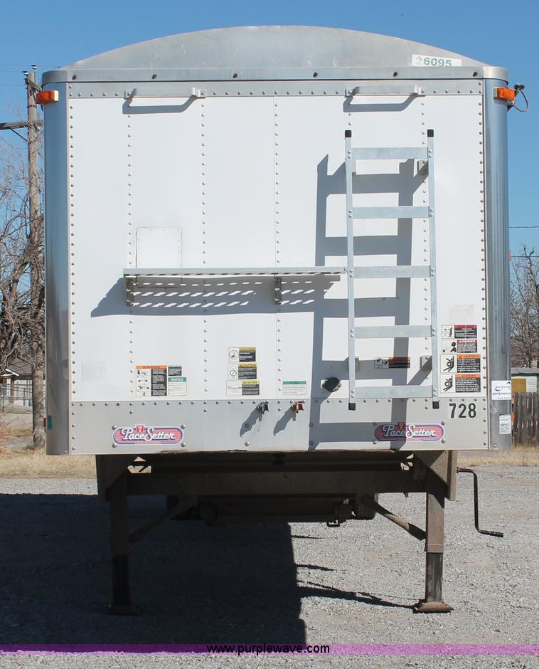 image for item H8280 2007 Wilson DWH550 Pace Setter double hopper bottom grain trailer