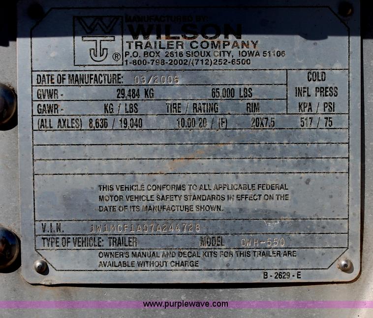 image for item H8280 2007 Wilson DWH550 Pace Setter double hopper bottom grain trailer