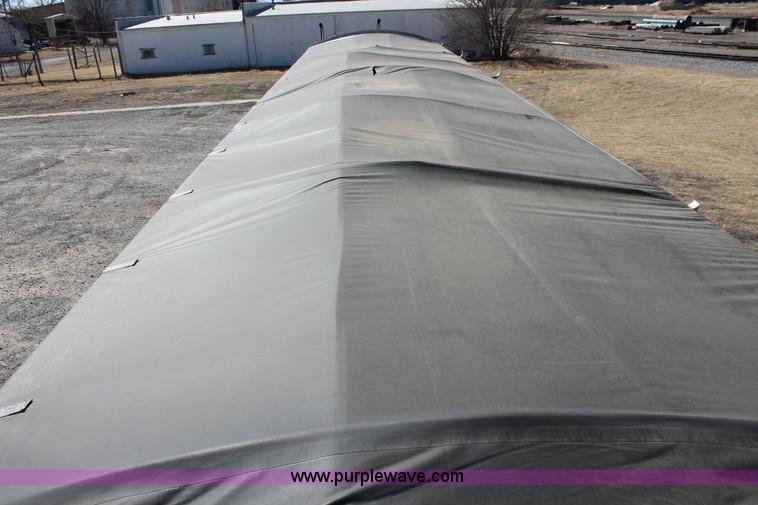 image for item H8281 2007 Wilson DWH550 Pace Setter double hopper bottom grain trailer