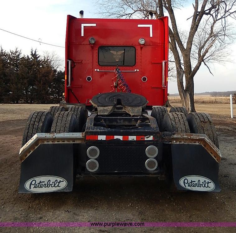 image for item I3744 2000 Peterbilt 379 semi truck
