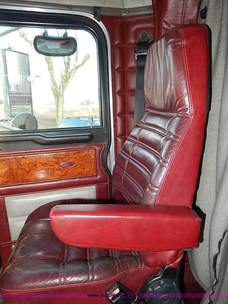 image for item I3744 2000 Peterbilt 379 semi truck