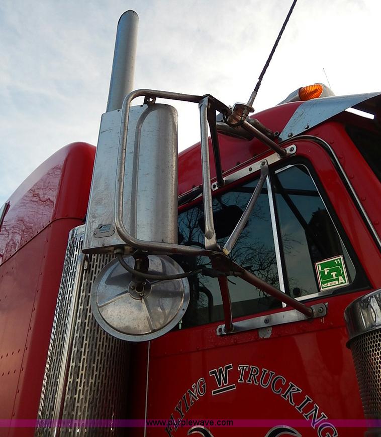 image for item I3744 2000 Peterbilt 379 semi truck