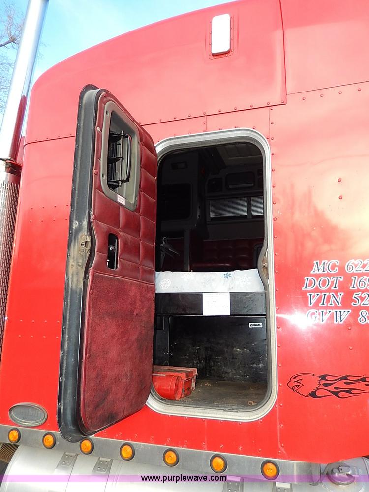 image for item I3744 2000 Peterbilt 379 semi truck