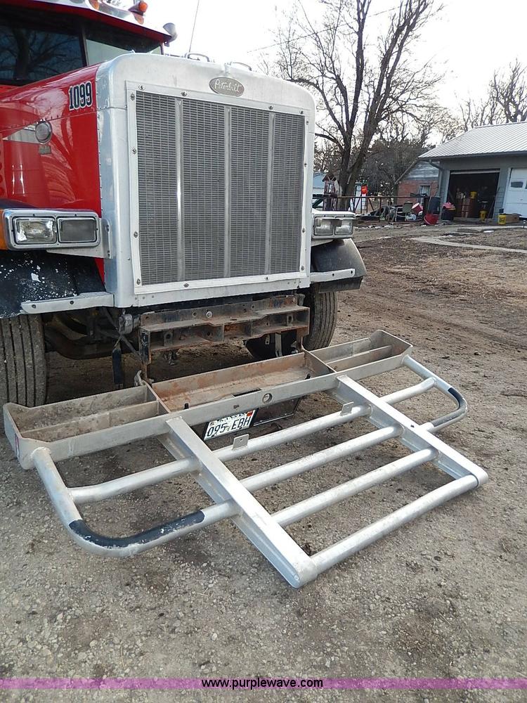 image for item I3744 2000 Peterbilt 379 semi truck