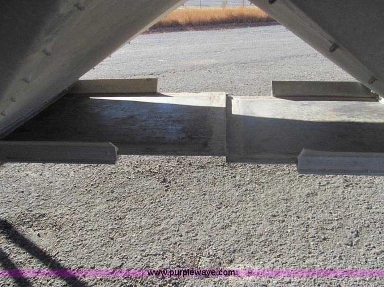 image for item I7202 1992 Cornhusker grain trailer