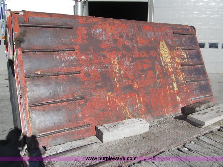 image for item I7203 1983 Trail-Eze FG3517-M3 42' lowboy equipment trailer