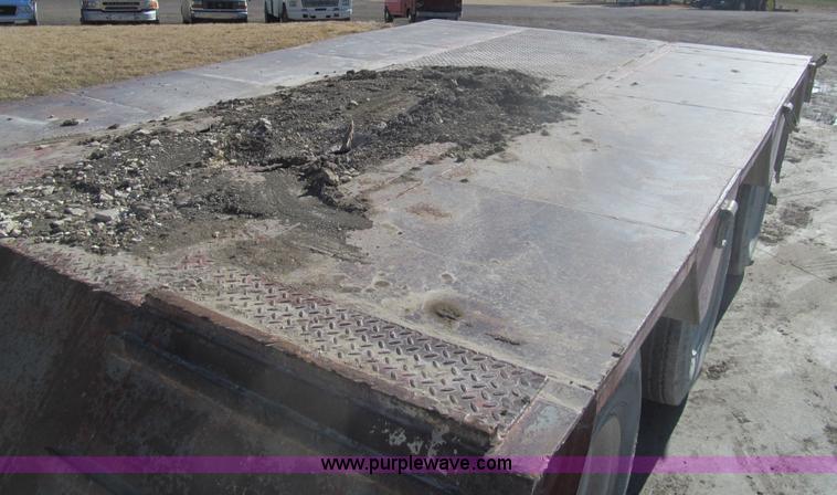 image for item I7203 1983 Trail-Eze FG3517-M3 42' lowboy equipment trailer