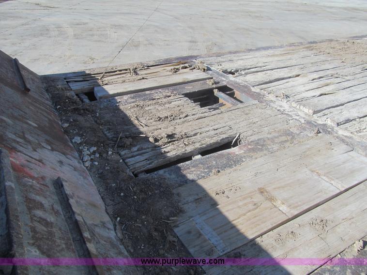 image for item I7203 1983 Trail-Eze FG3517-M3 42' lowboy equipment trailer