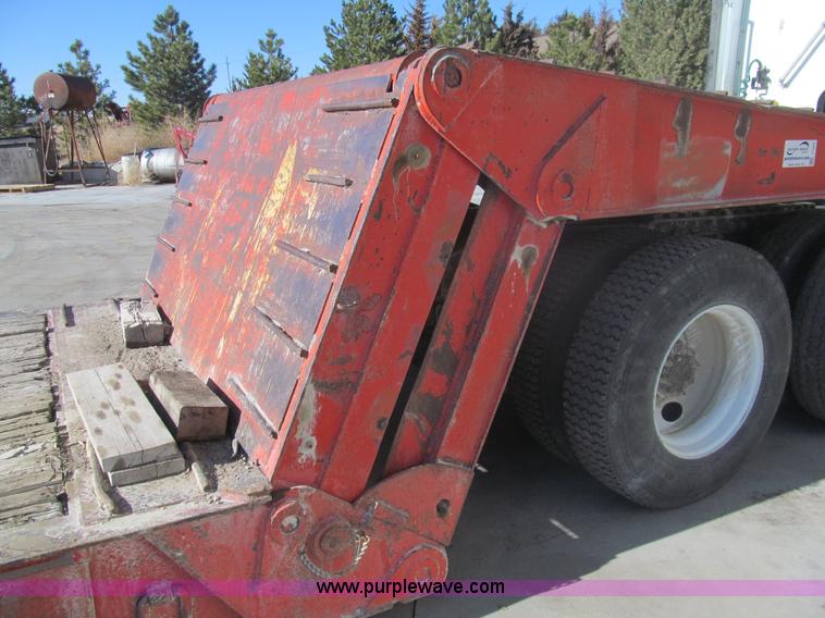 image for item I7203 1983 Trail-Eze FG3517-M3 42' lowboy equipment trailer