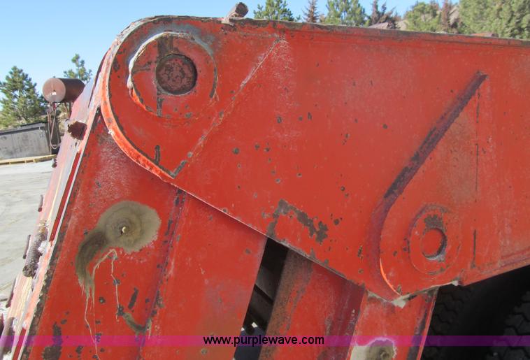 image for item I7203 1983 Trail-Eze FG3517-M3 42' lowboy equipment trailer