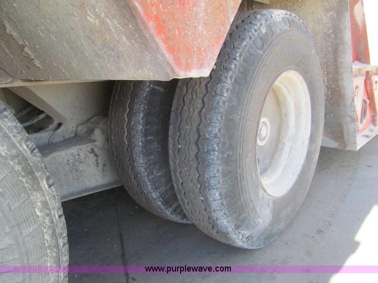 image for item I7203 1983 Trail-Eze FG3517-M3 42' lowboy equipment trailer