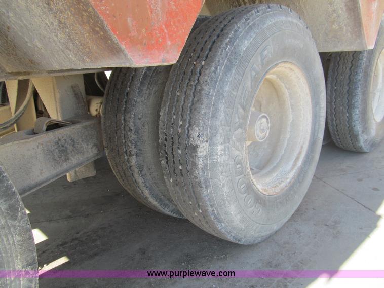 image for item I7203 1983 Trail-Eze FG3517-M3 42' lowboy equipment trailer