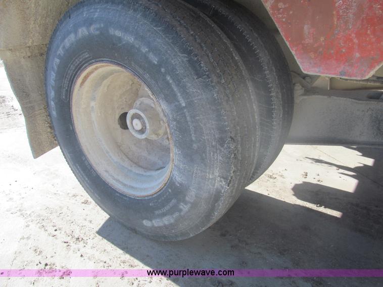 image for item I7203 1983 Trail-Eze FG3517-M3 42' lowboy equipment trailer